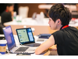 中国で行われたAI囲碁世界大会です。
我々が開発した囲碁AI「Raynz」が世界8位となりました！