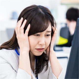 困っている女性