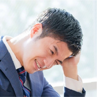 困っている男性