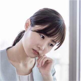 困っている女性